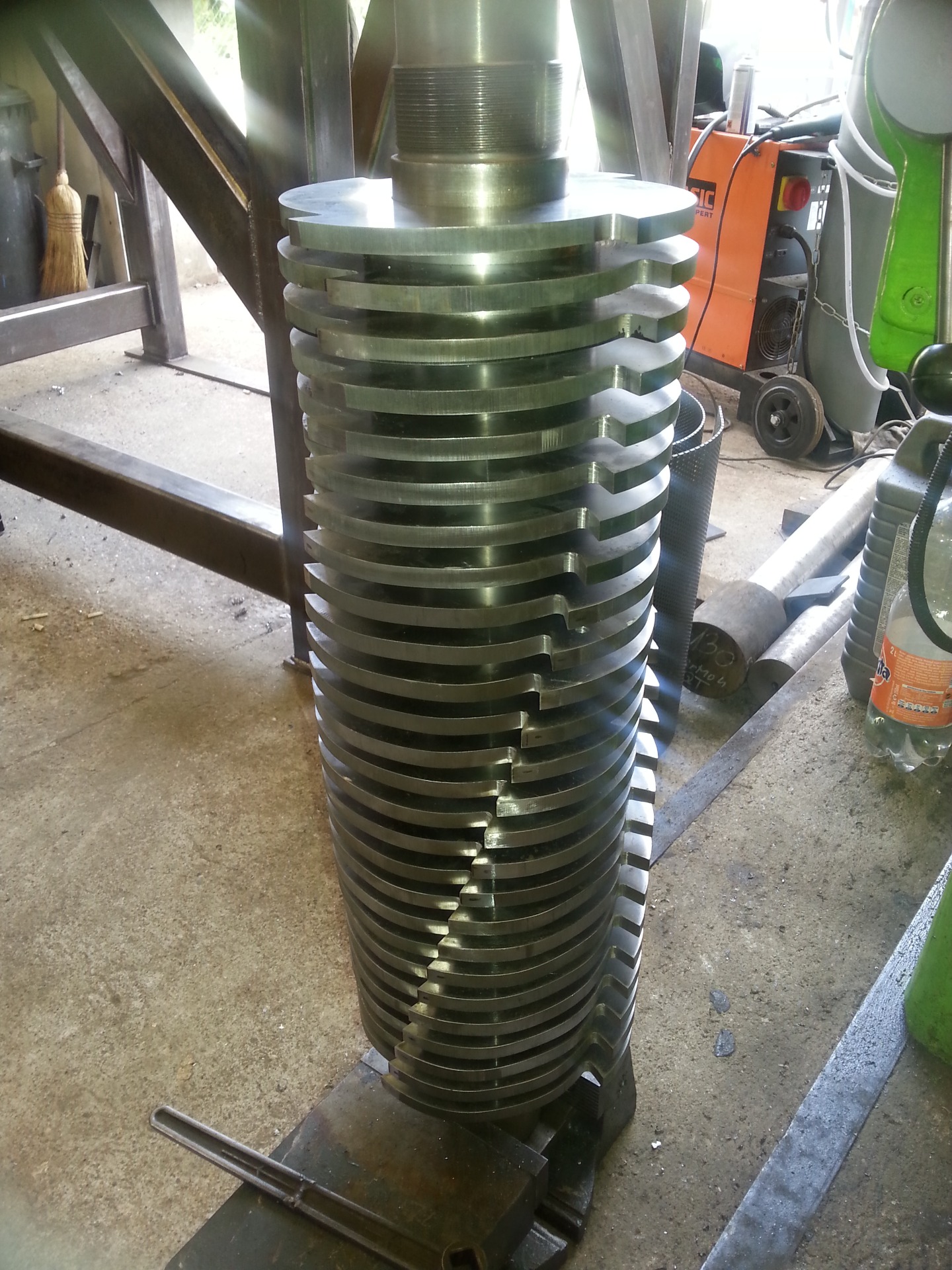 schredder cutting shaft manufacturing